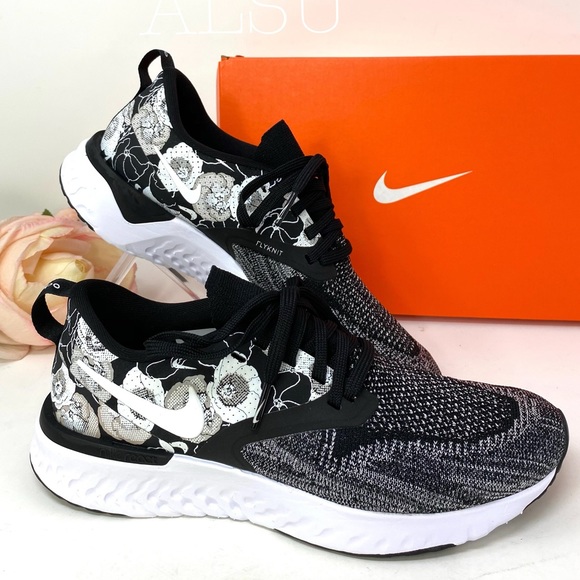 Nike Odyssey React 2 Flyknit FLR Black White W - Picture 5 of 8